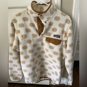 Patagonia Women's fleece pullover.